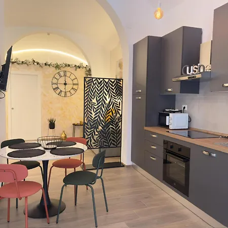 Crelugia - Style & Comfort Near Vecchia 別荘