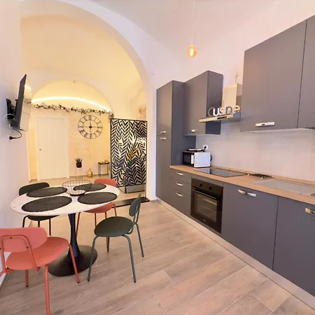 Crelugia - Style & Comfort Near Vecchia Будинок відпочинку *