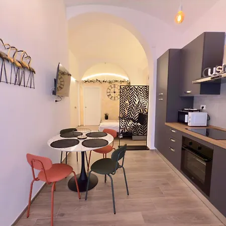 Crelugia - Style & Comfort Near Vecchia * バーリ