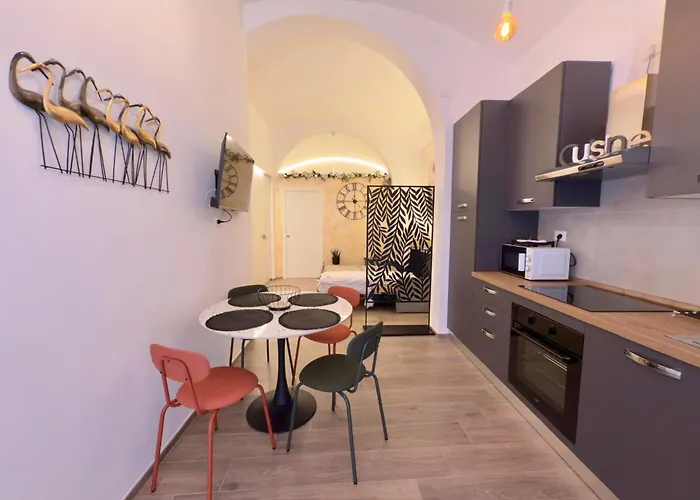 Crelugia - Style & Comfort Near Vecchia * バーリ