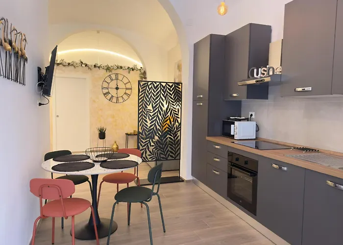 Crelugia - Style & Comfort Near Vecchia 別荘